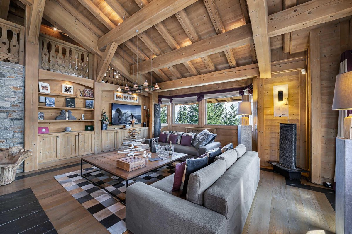 Everest interior view 4