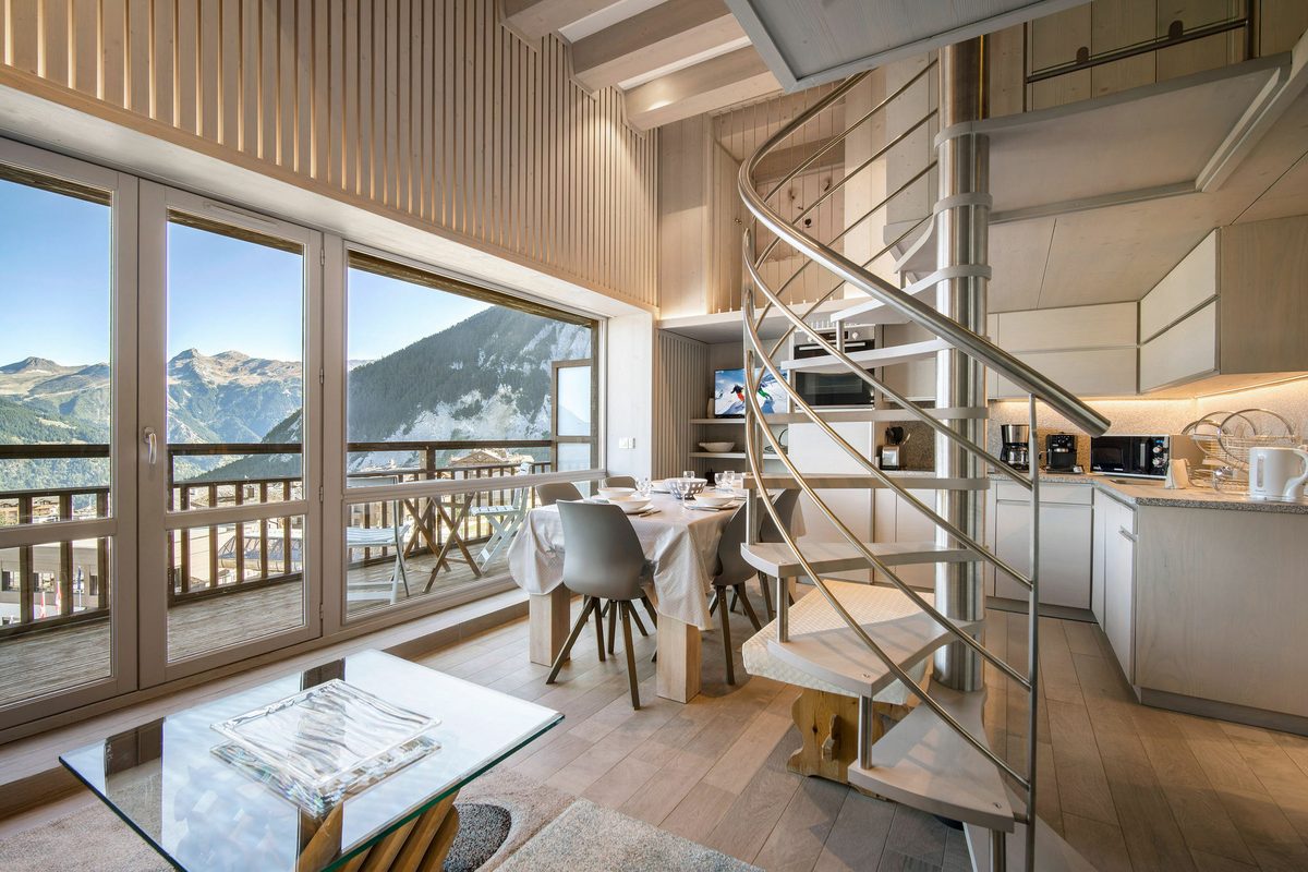 RE012C - Luxury 0 bedroom apartment in Centre