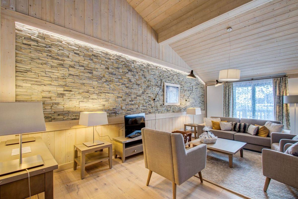 Carre Blanc 361 interior view 5