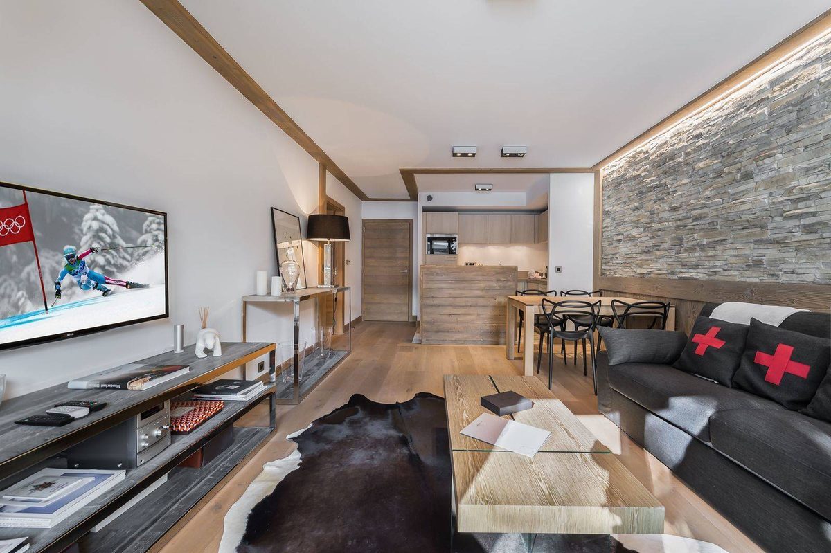 Carre Blanc 243 interior view 5