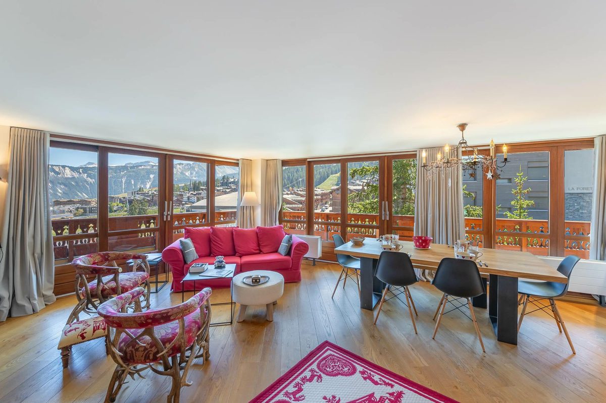 Soleil Levant 19A interior view 2