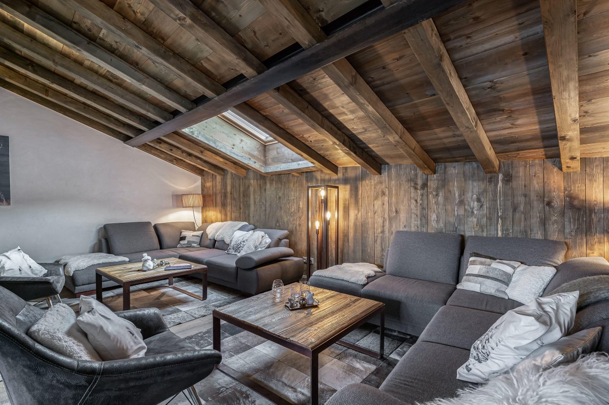 Etagne interior view 4