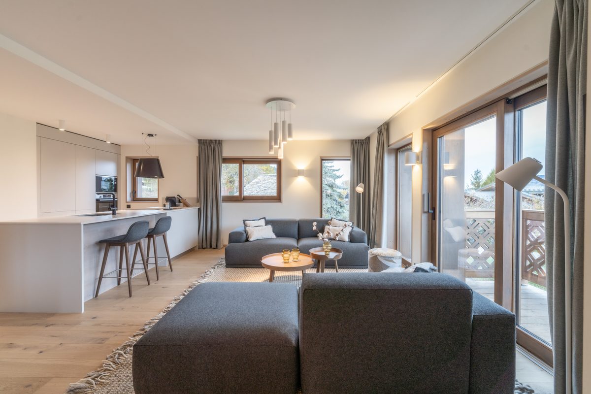 Cinq Sommets 111 interior view 2