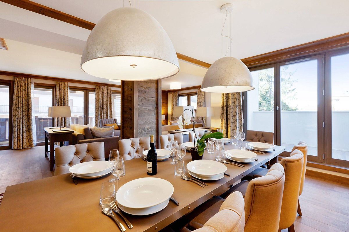 Carre Blanc 370 interior view 2