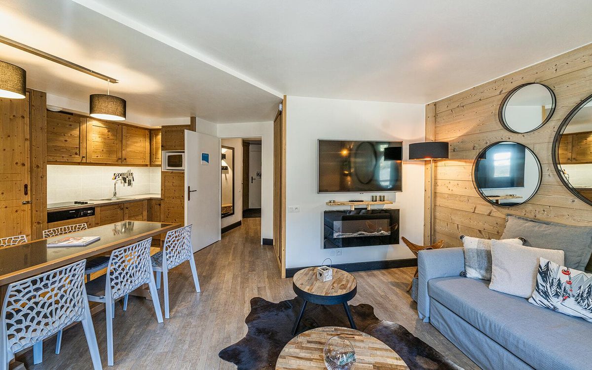 Christiana 102 interior view 3