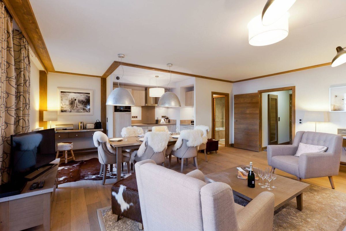 Panoramic Carré Blanc interior view 4