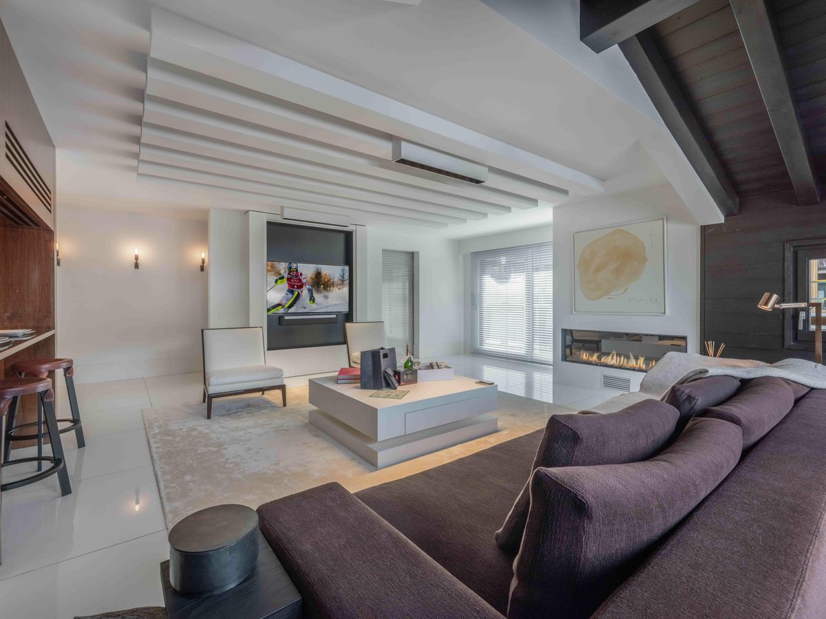 Angus interior view 5