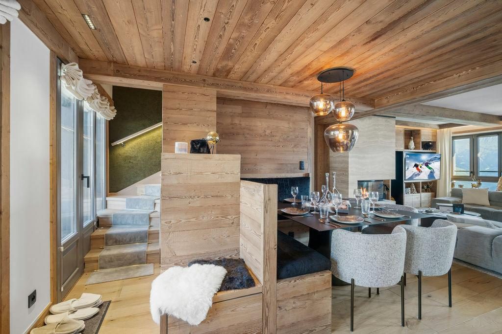 Portes de Courchevel 720B interior view 3