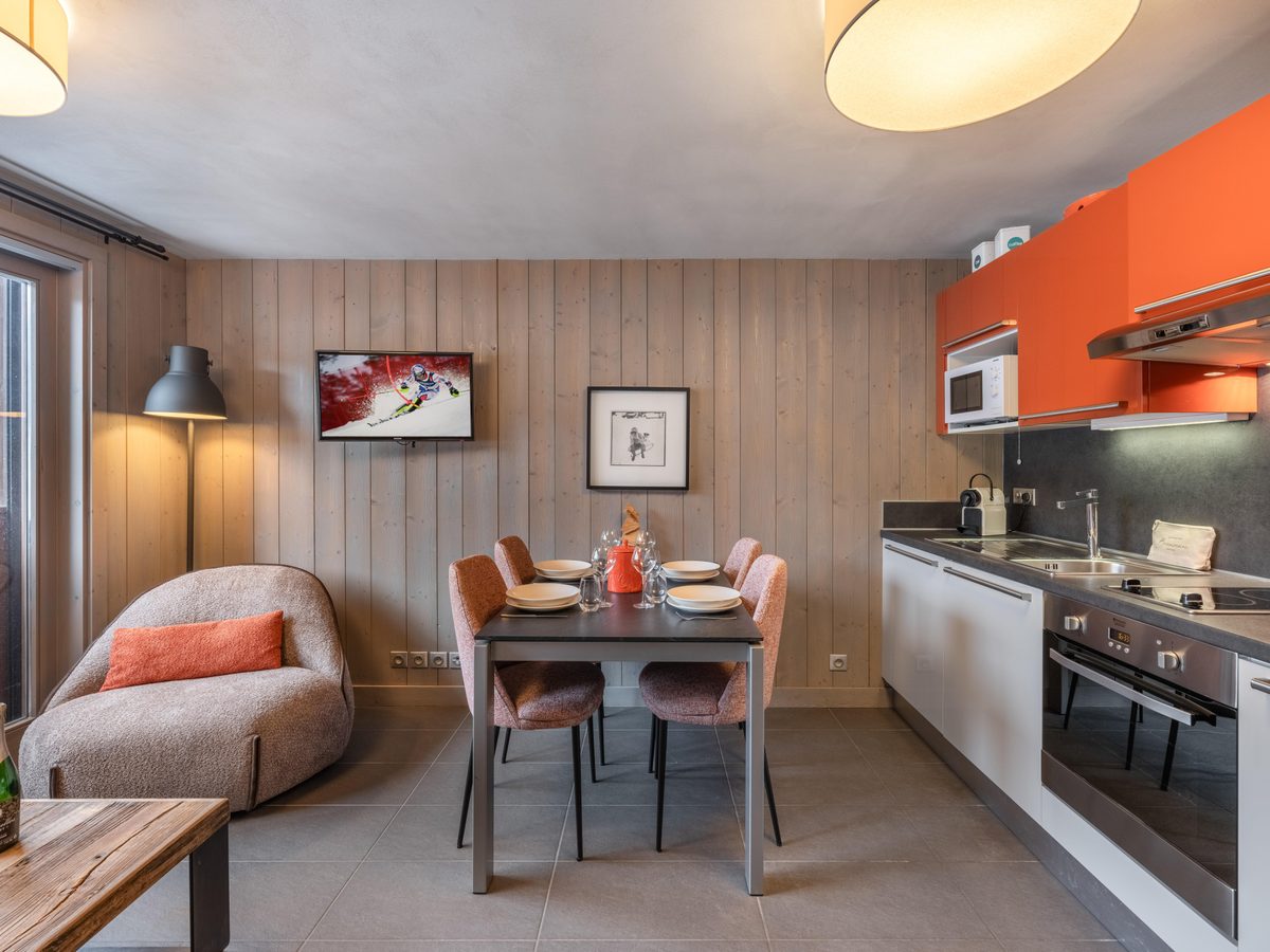 Aubrac interior view 2