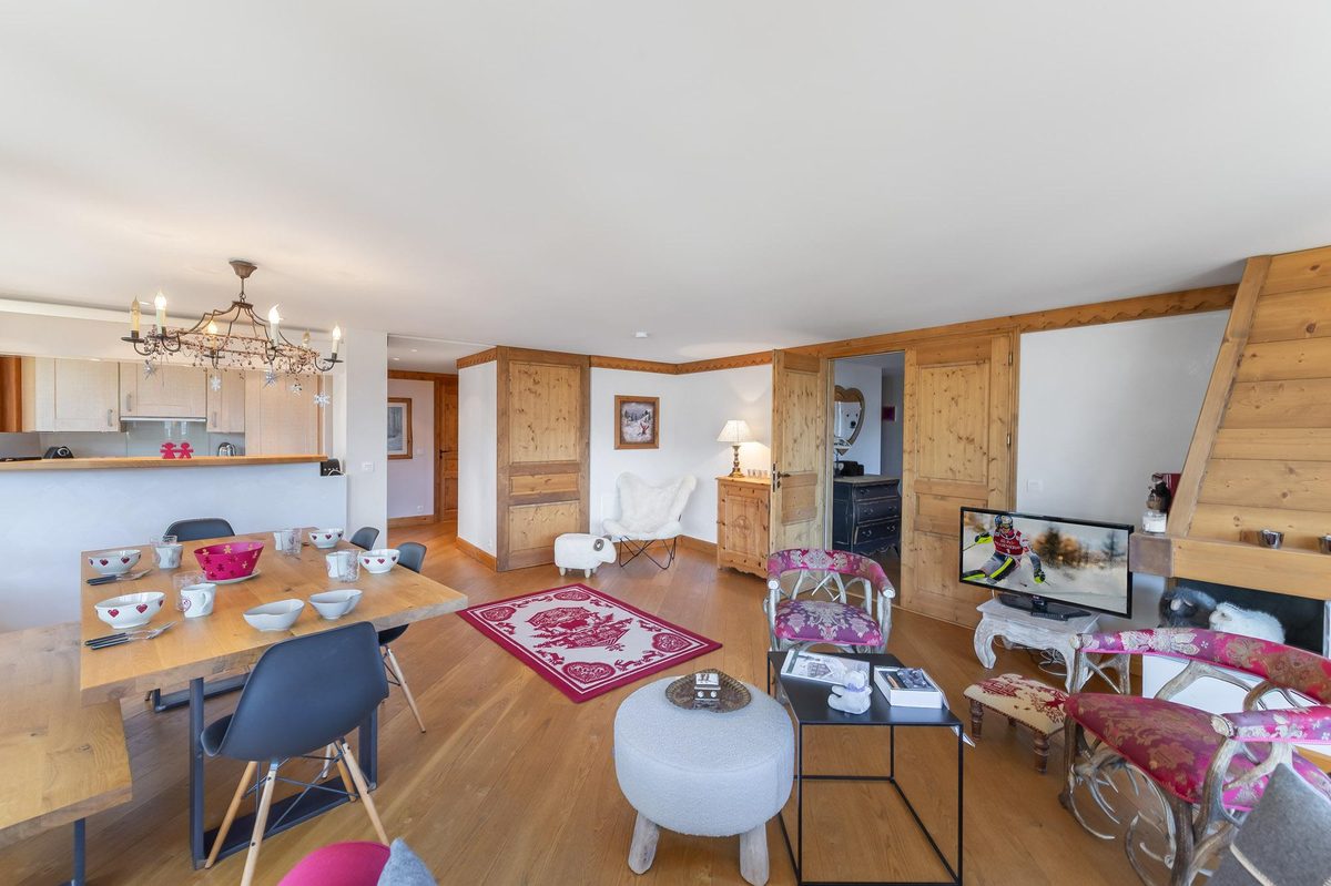 Soleil Levant 19A interior view 5