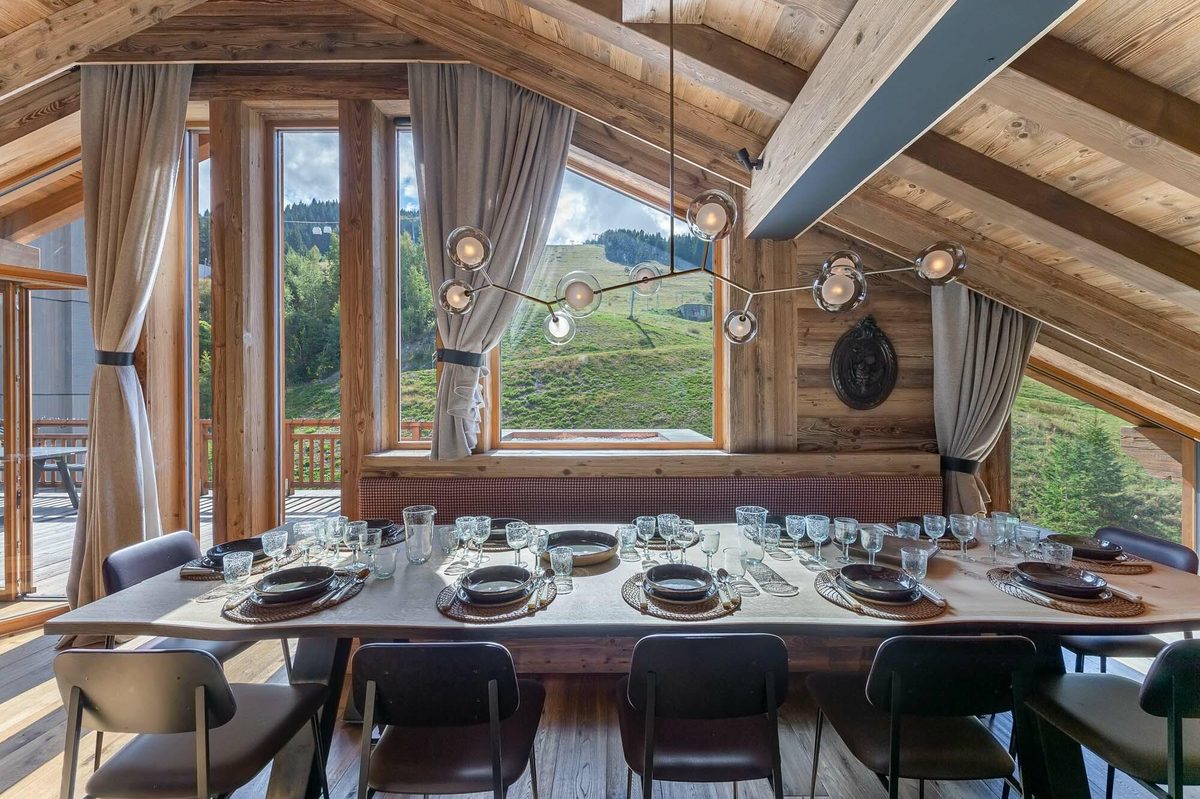 Isard Lunior interior view 3