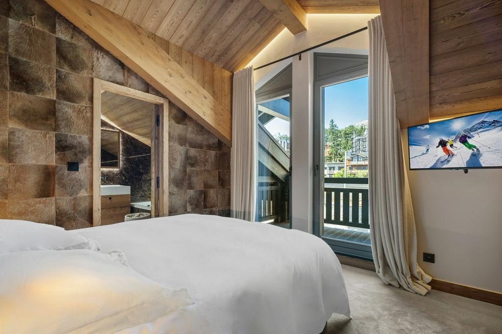 Portes de Courchevel 720B interior view 4