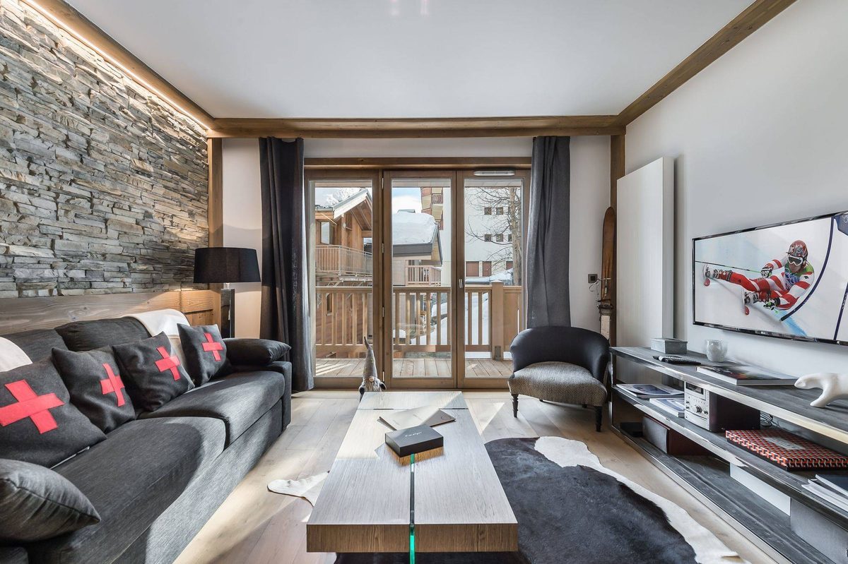 Carre Blanc 243 interior view 4