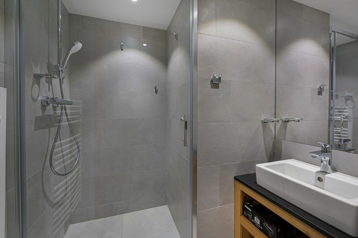 Lou Rei 407 interior view 5