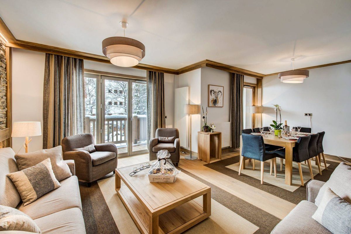 Carre Blanc 251 interior view 2
