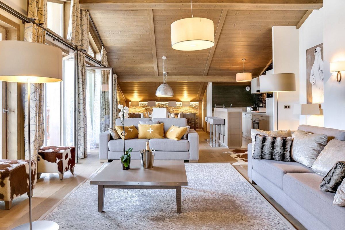 Carre Blanc 141 interior view 3
