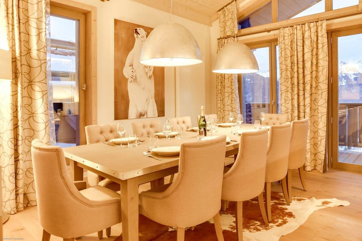 Carre Blanc 240 interior view 3