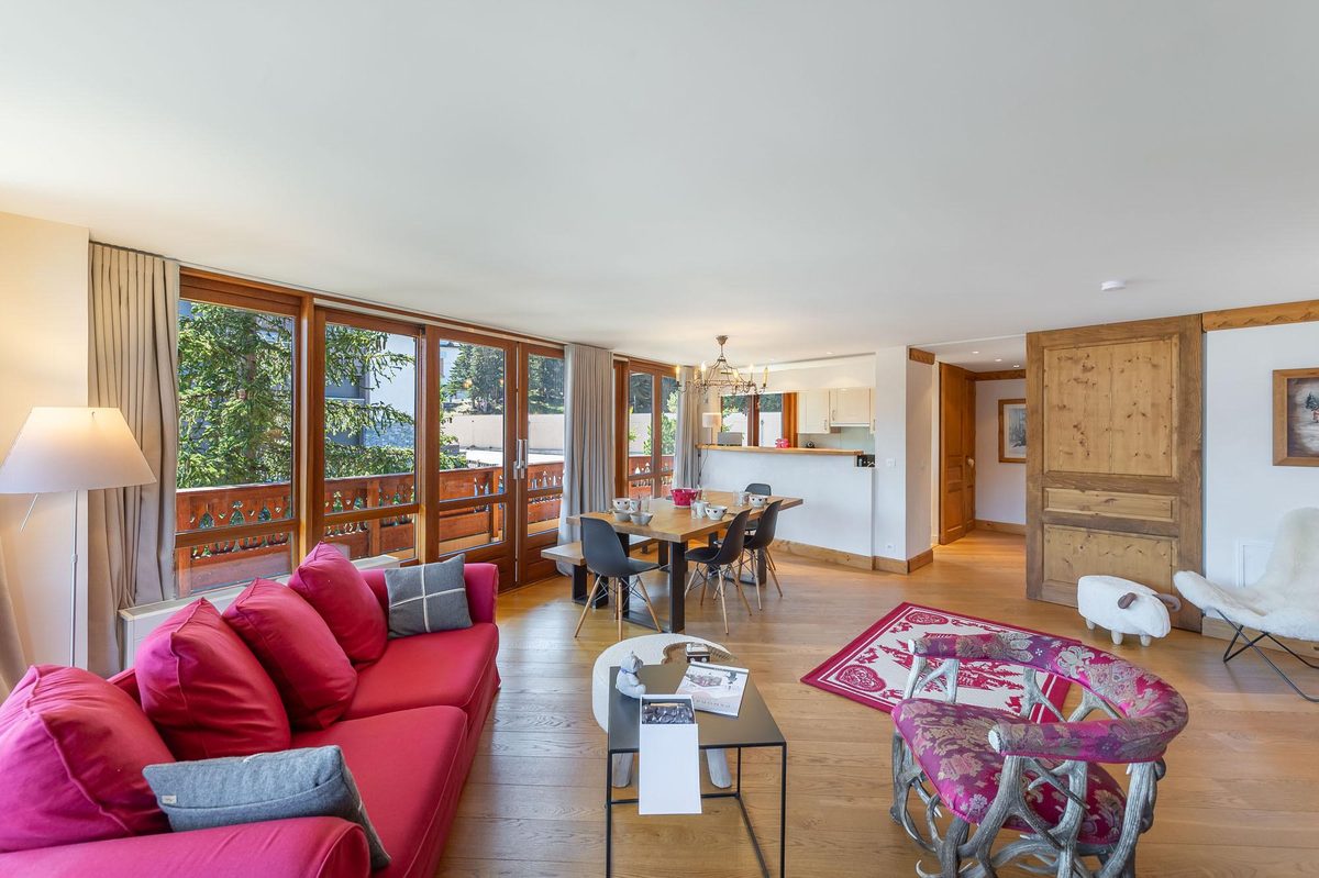 Soleil Levant 19A interior view 4