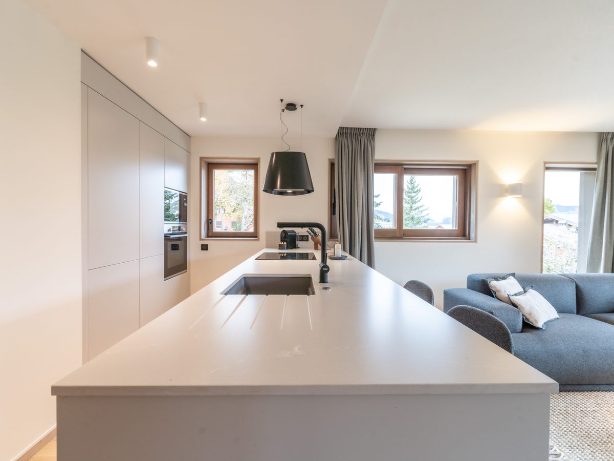 Cinq Sommets 111 interior view 5