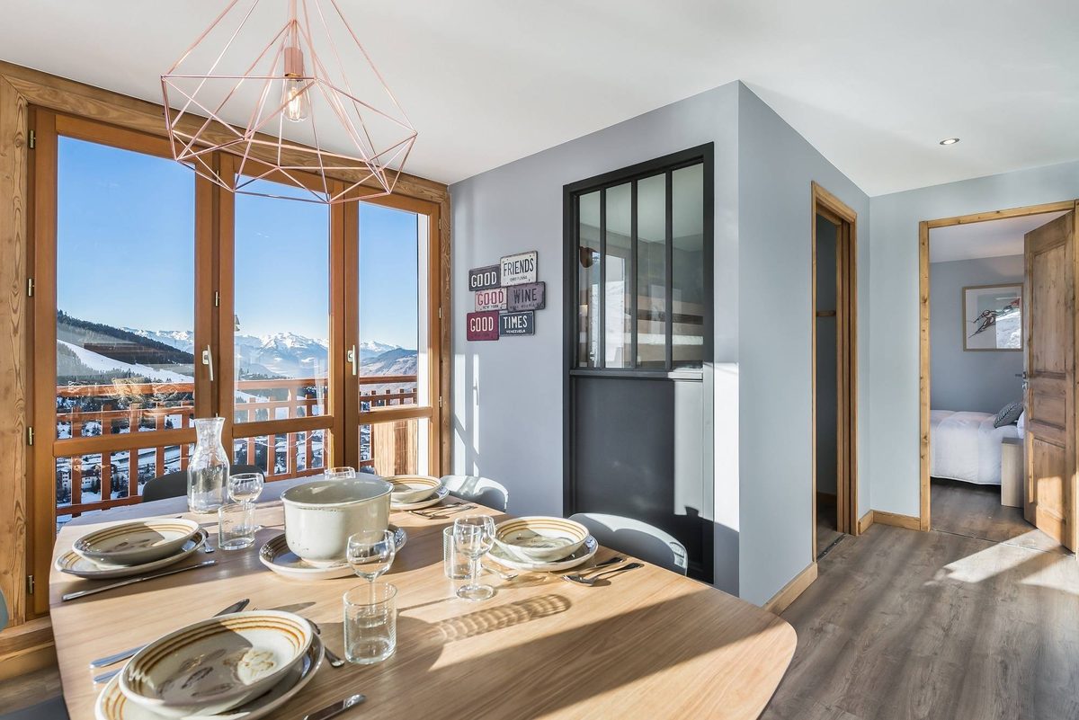 RE011B - Luxury 1 bedroom apartment in Centre
