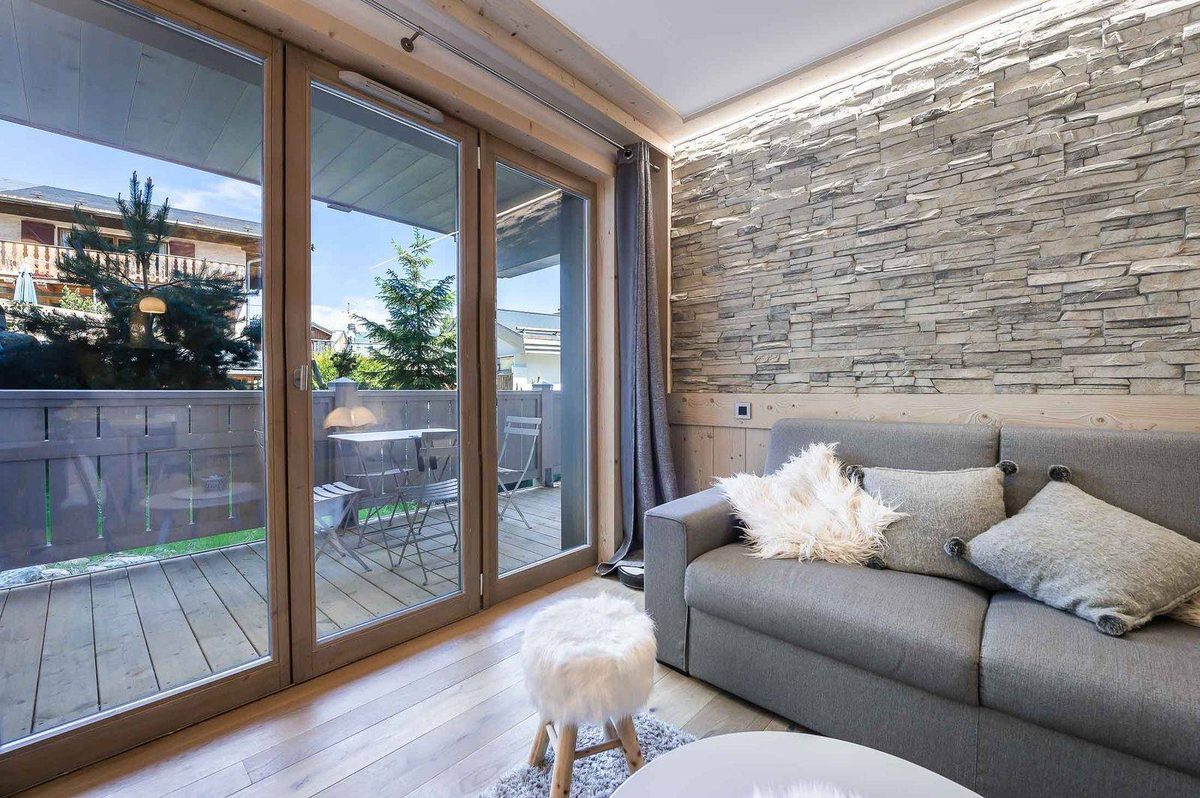 Carre Blanc 245 interior view 3