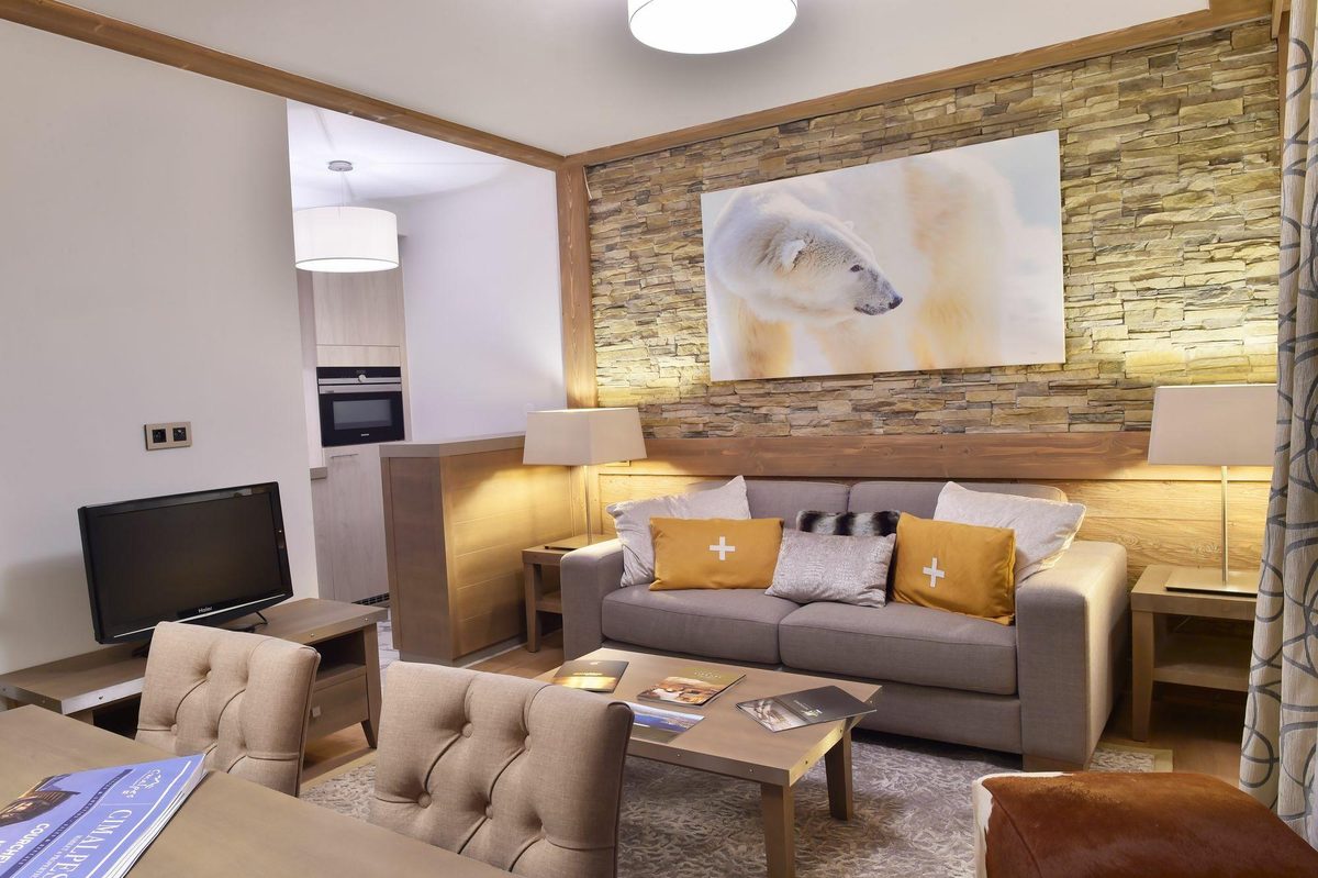 Carre Blanc 111 interior view 4