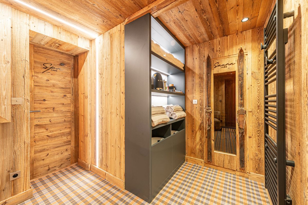 Jade interior view 5