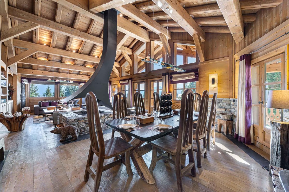 Everest interior view 5