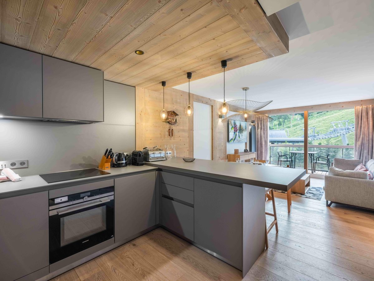 Phoenix 404 interior view 5