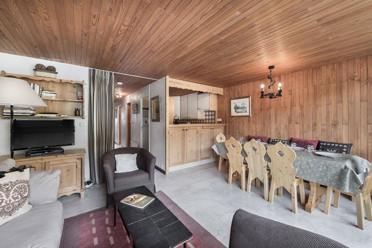 Lou Rei 408 interior view 3