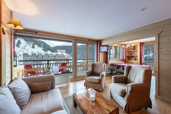 RE009B - 1 bedroom apartment in Centre, Courchevel Moriond
