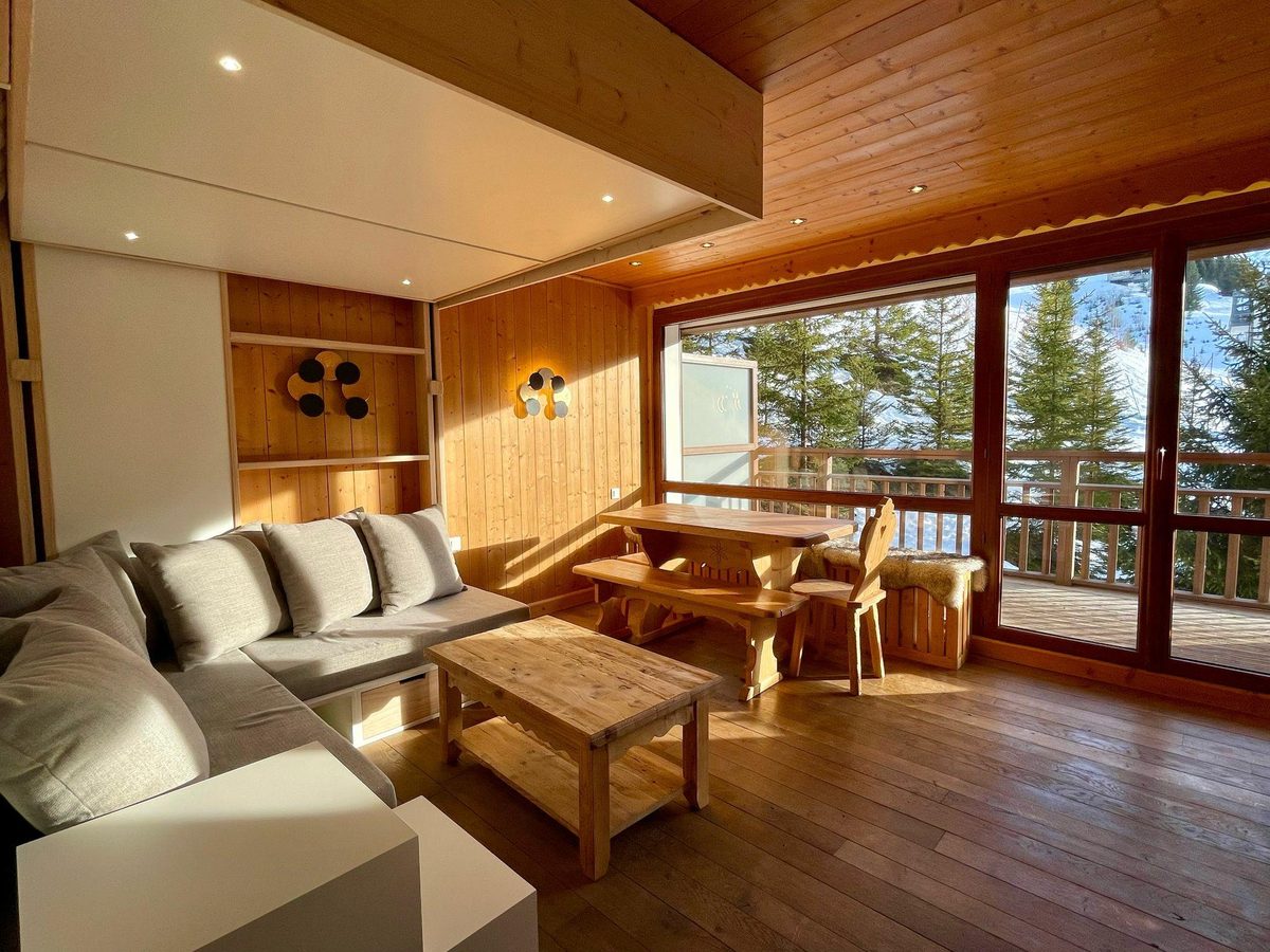 RE005U - Luxury 0 bedroom apartment in Centre