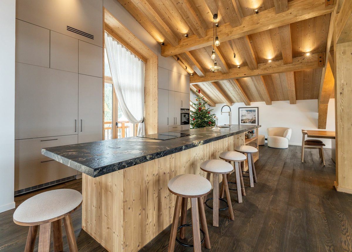 Beloukha interior view 4