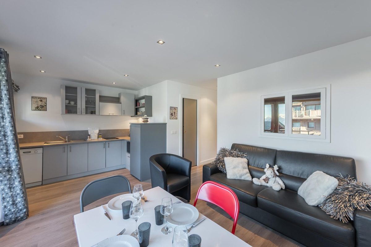 RE001C - Luxury 0 bedroom apartment in Centre