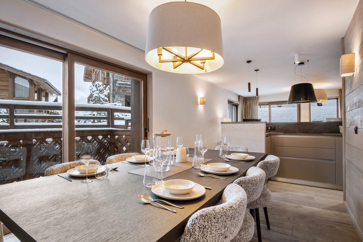 Cinq Sommets 411 interior view 3