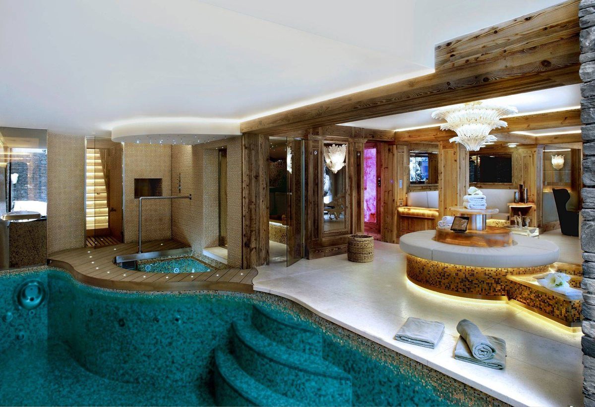 Albaron interior view 2