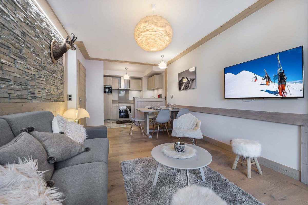 Carre Blanc 245 interior view 2