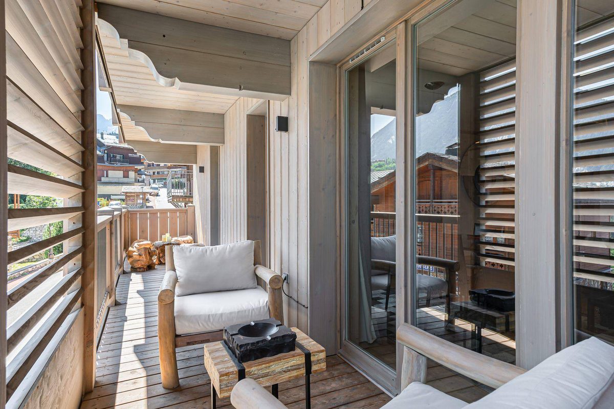 Carre Blanc 233 interior view 4