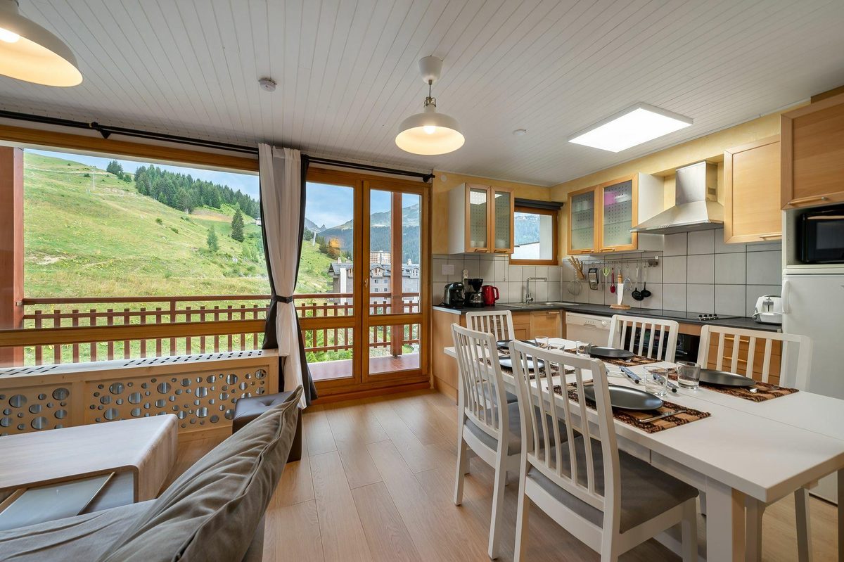 RE009W - Luxury 0 bedroom apartment in Centre