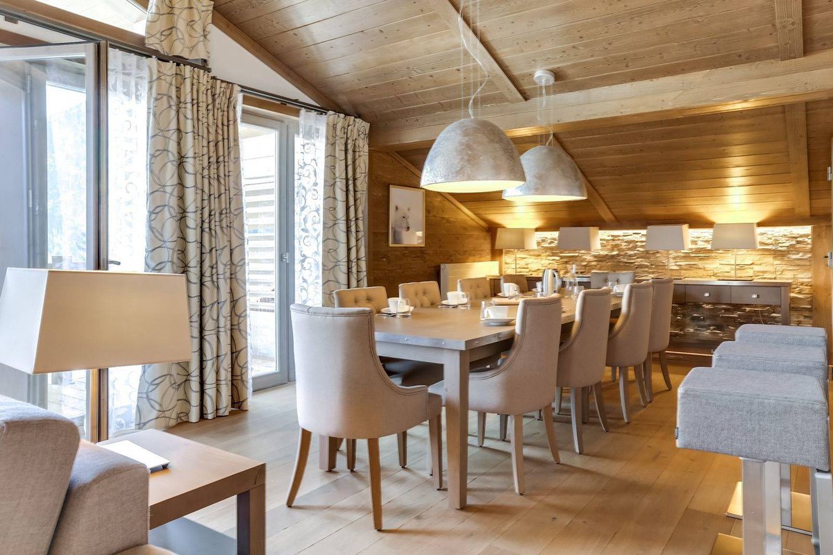 Carre Blanc 141 interior view 4