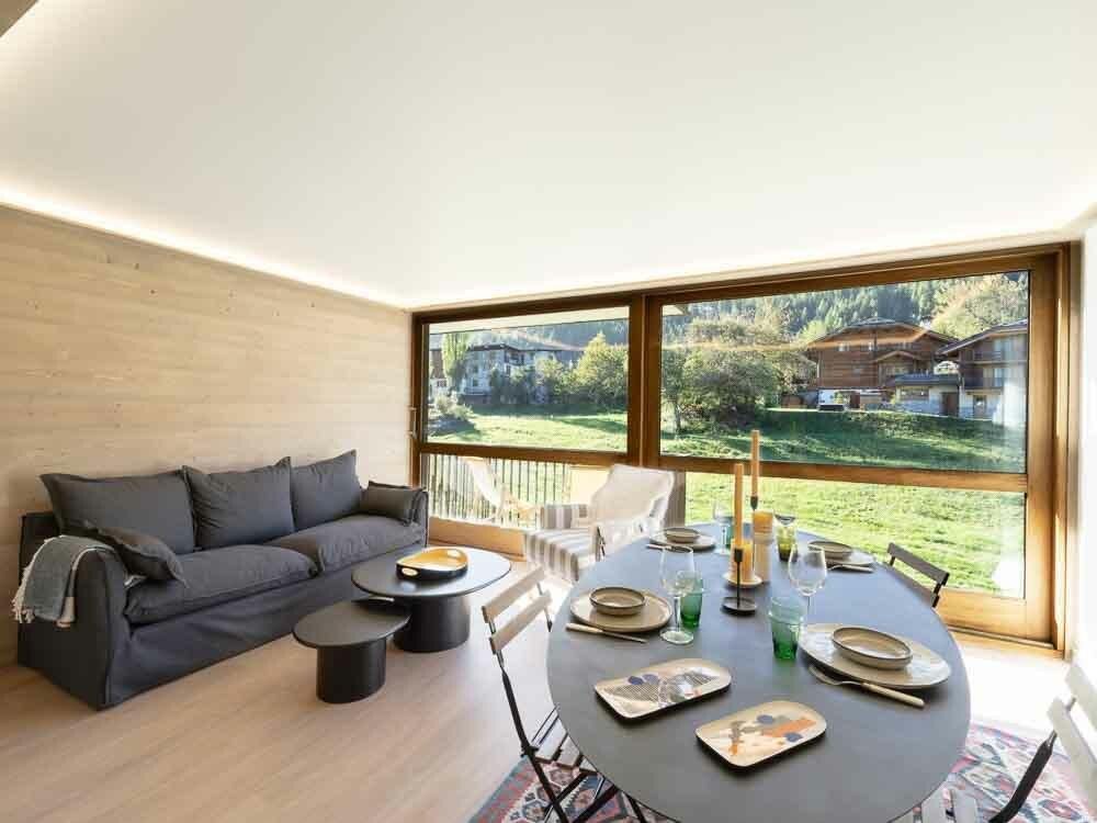 Le Lac 37 interior view 2